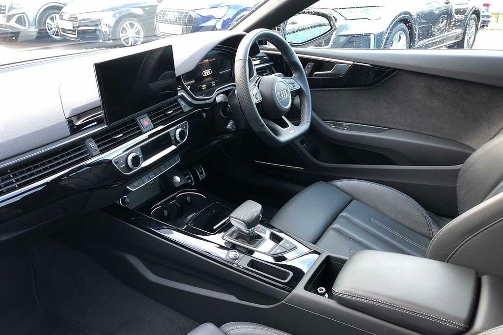 Audi A5 Coup- Black Edition 35 Tfsi 150 Ps S Tronic White #1