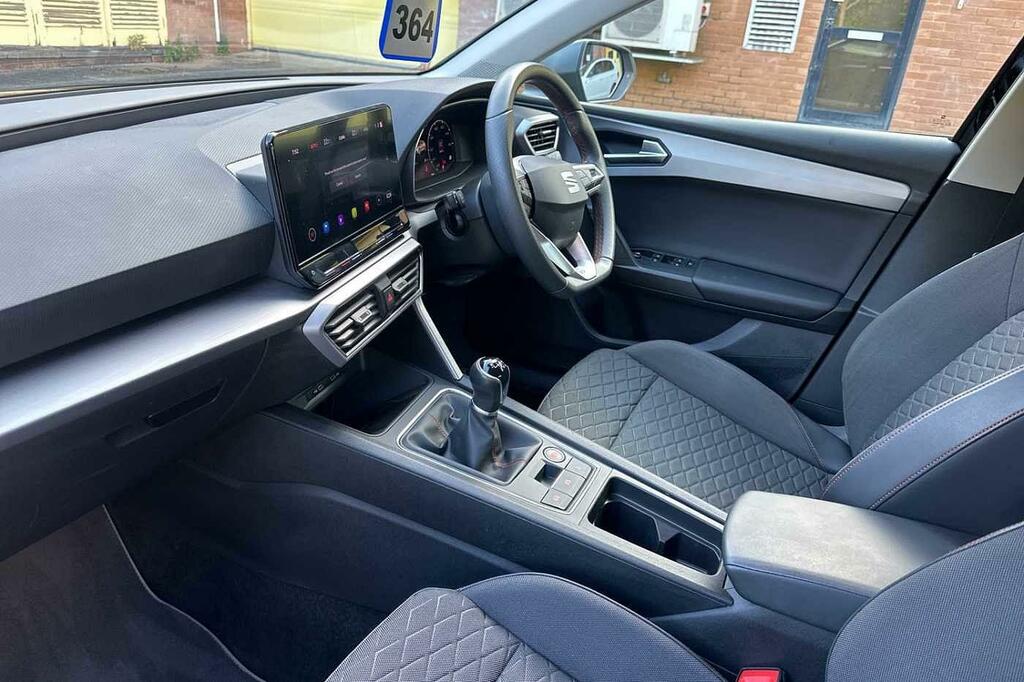 Compare Seat Leon 2016 1.0 Tsi Fr 110 Ps VK21DZF Black
