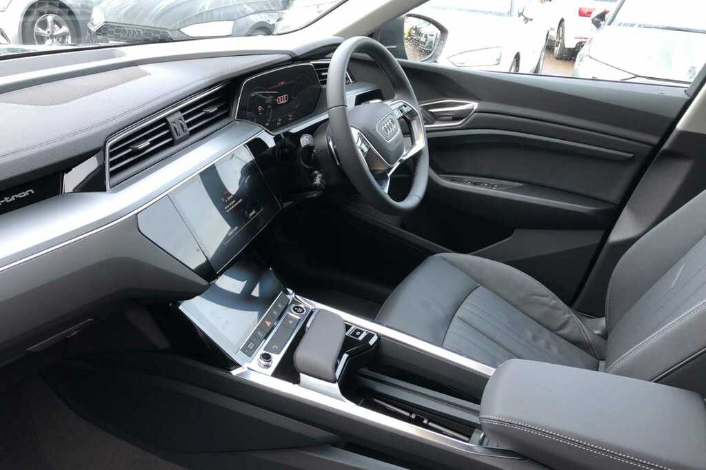 Compare Audi Q8 Sport 55 E-tron Quattro 300,00 Kw VN73ZKH Grey