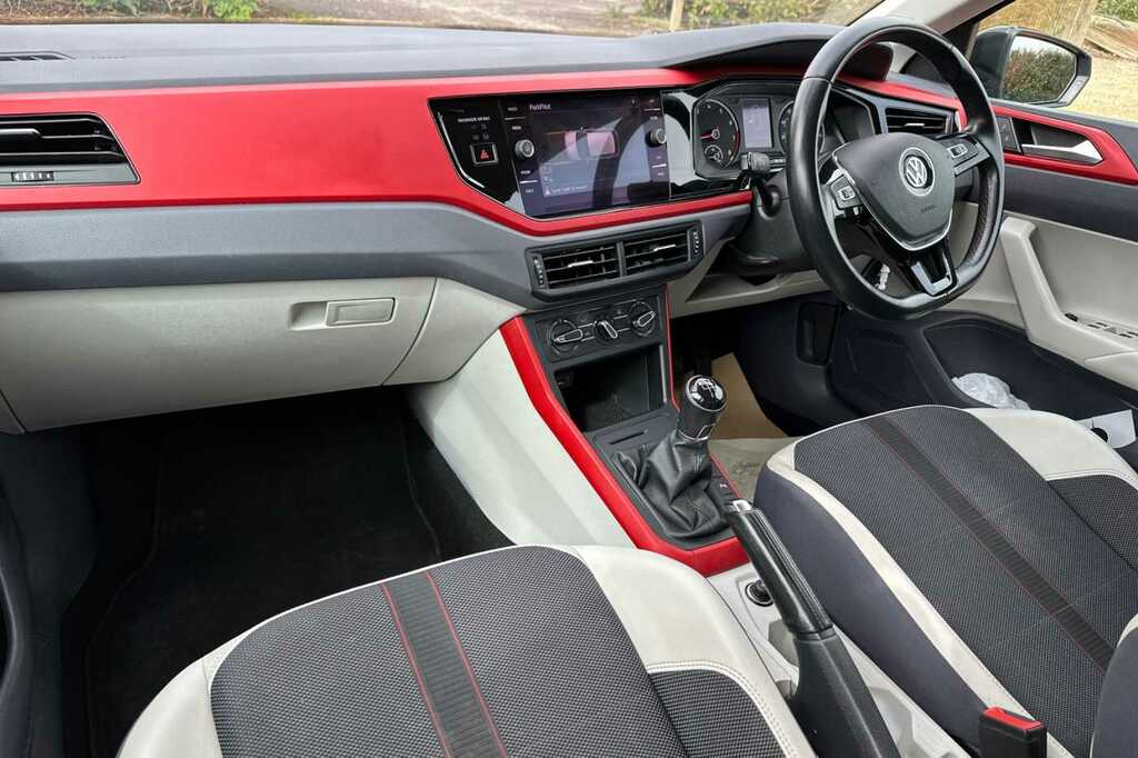 Compare Volkswagen Polo Mk6 Hatchback 1.0 Tsi 95Ps Beats17inchbonnevi HF70WGW Black