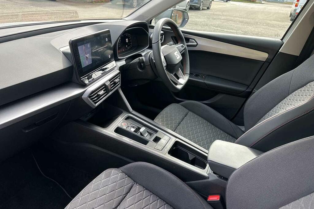 Compare Seat Leon 1.0 Etsi Evo 110Ps Fr Dsg VN73WKW White