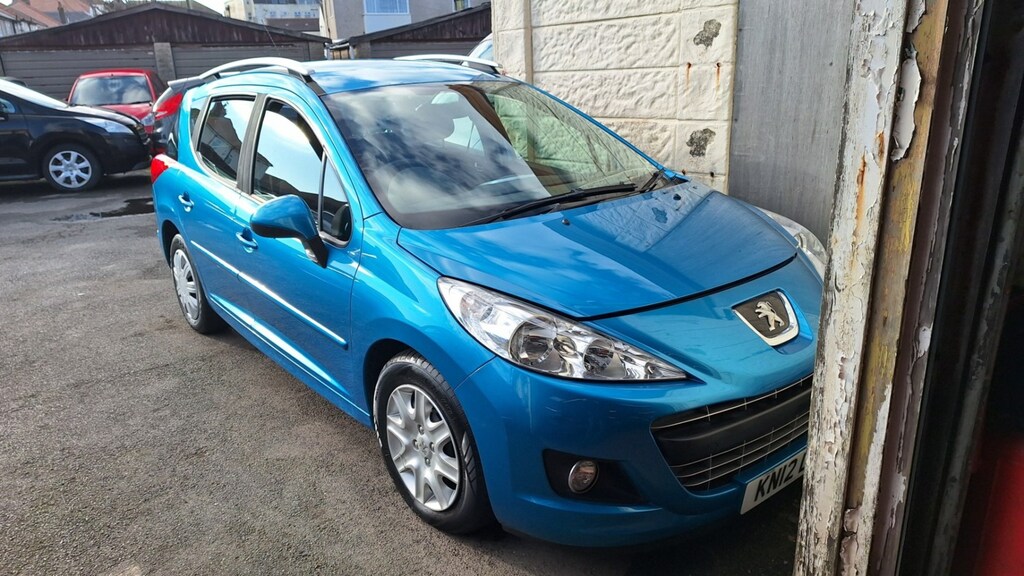 Compare Peugeot 207 SW Sw Estate 1.6 Hdi Active 5-Door From 3,695 KN12LCM Blue