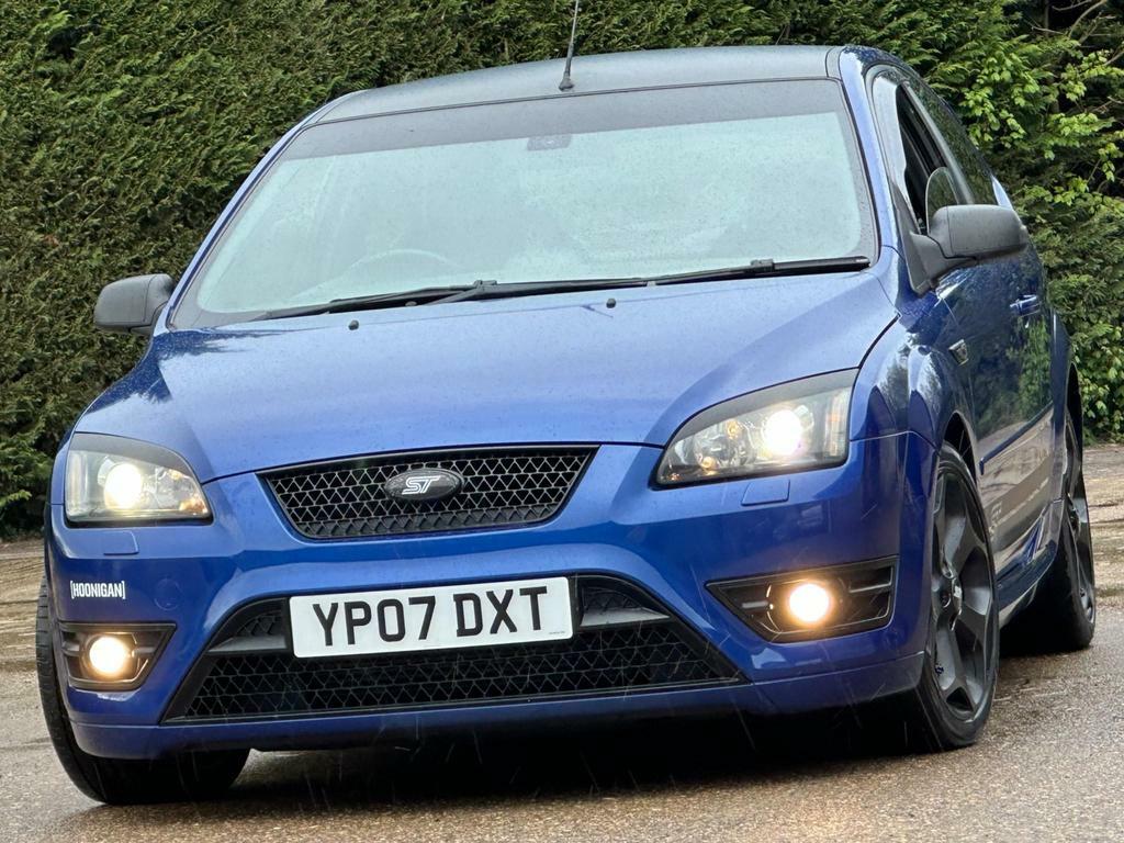 Compare Ford Focus 2.5 Siv St-3 YP07DXT Blue