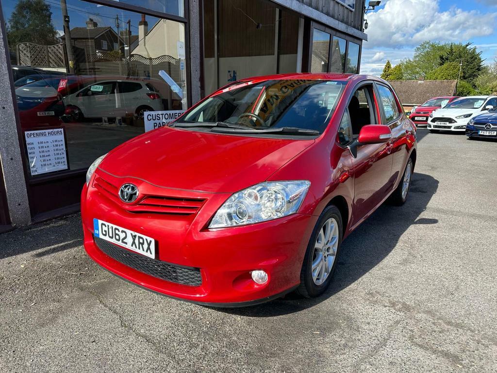 Toyota Auris 1.6 V-matic Colour Collection Euro 5 Red #1