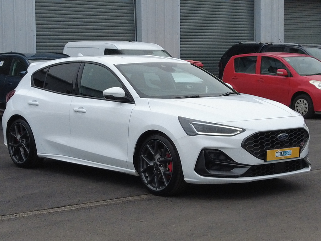 Compare Ford Focus St 2.3L Launch Control - Sport Performance OE72FUG White