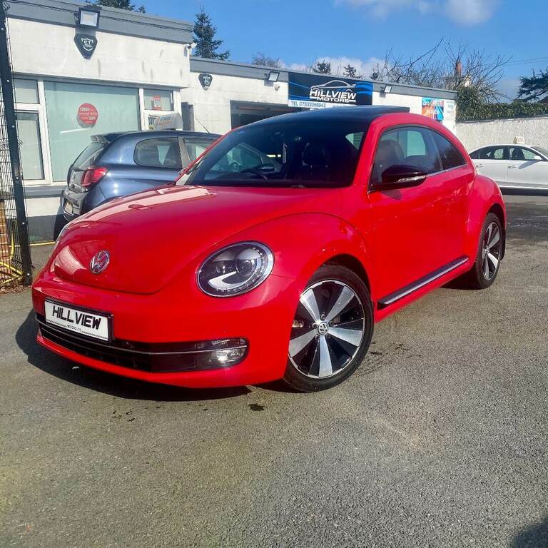 Compare Volkswagen Beetle 1.4 Tsi Sport RNZ3378 Red