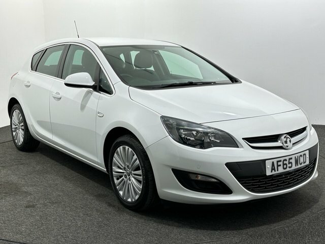 Compare Vauxhall Astra 1.4L Excite 98 Bhp AF65WCD White