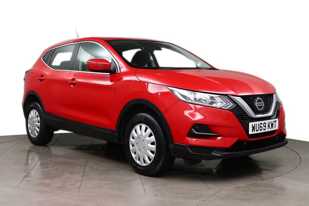 Compare Nissan Qashqai 1.5 Dci 115 Visia WU69KWT Red