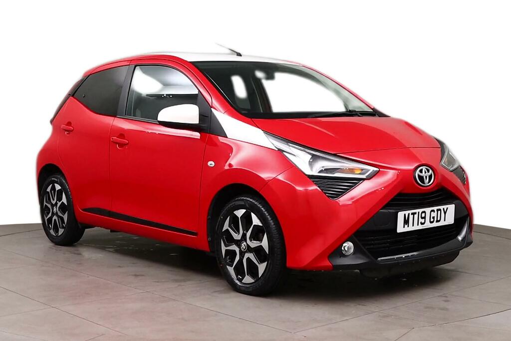 Compare Toyota Aygo 1.0 Vvt-i X-trend MT19GDY Red