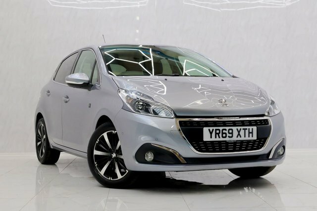 Compare Peugeot 208 208 Tech Edition Ss YR69XTH Grey