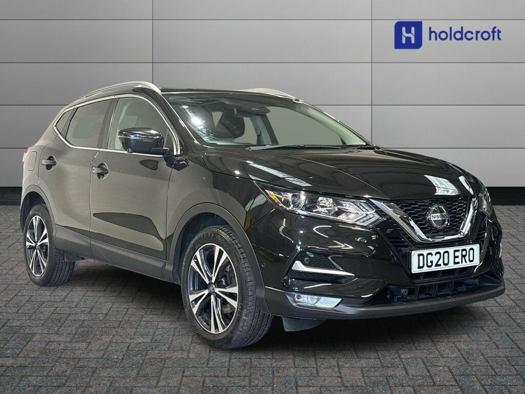 Compare Nissan Qashqai 1.3 Dig-t N-connecta Glass Roof Pack DG20ERO Black