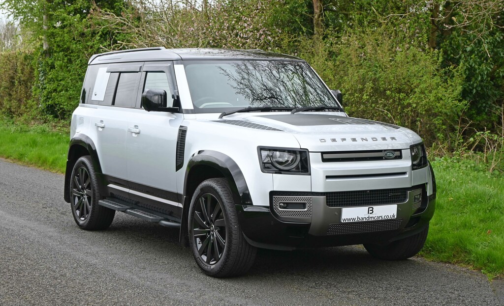 Compare Land Rover Defender 110 3.0 D250 X-dynamic Se 110 YY72LCZ Silver
