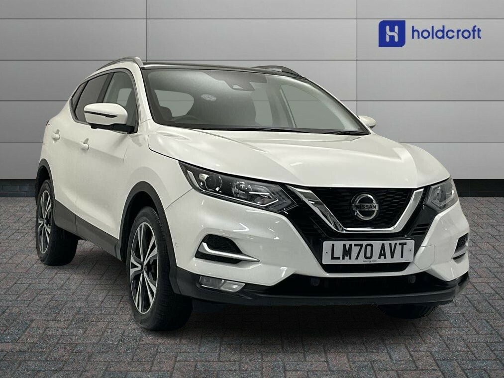 Compare Nissan Qashqai 1.3 Dig-t 160 N-connecta Dct LM70AVT White