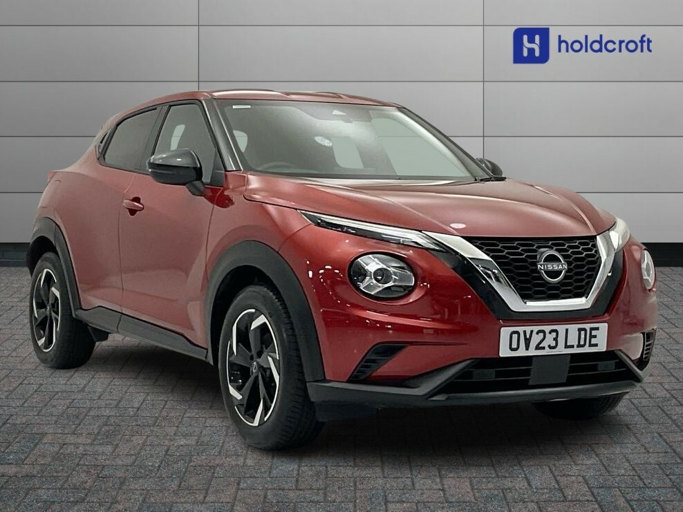 Compare Nissan Juke 1.0 Dig-t 114 N-connecta Dct OV23LDE Red