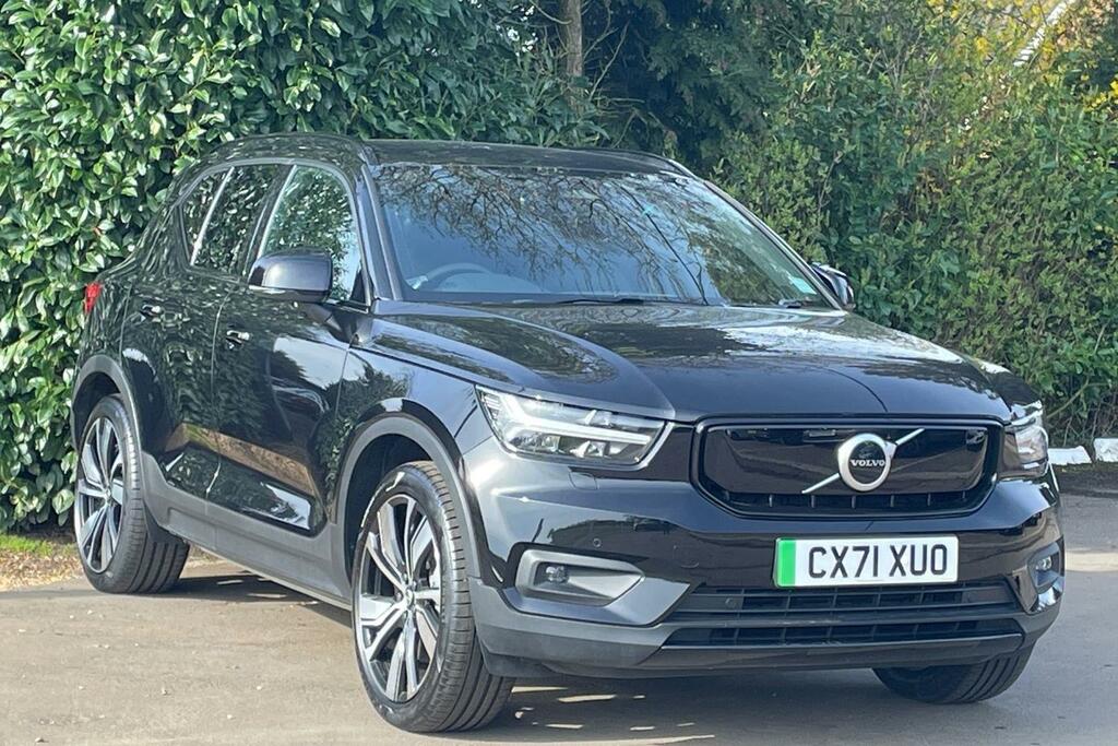 Compare Volvo XC40 Recharge Plus Twin Awd CK71XUO 