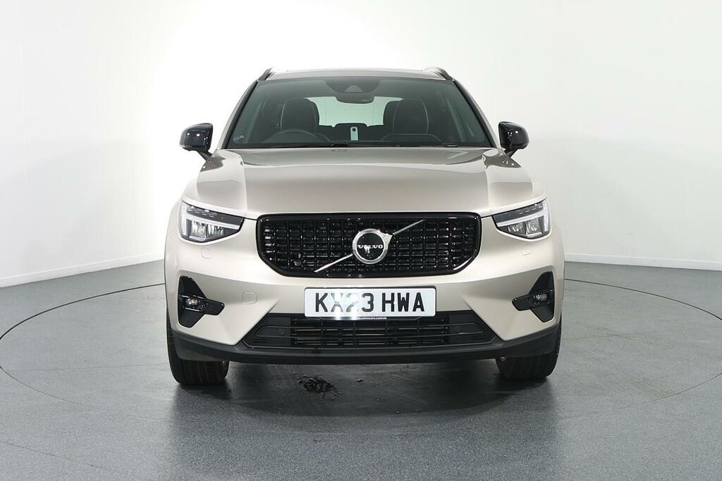 Compare Volvo XC40 Recharge Ultimate, T5 Plug-in KX23HWA 