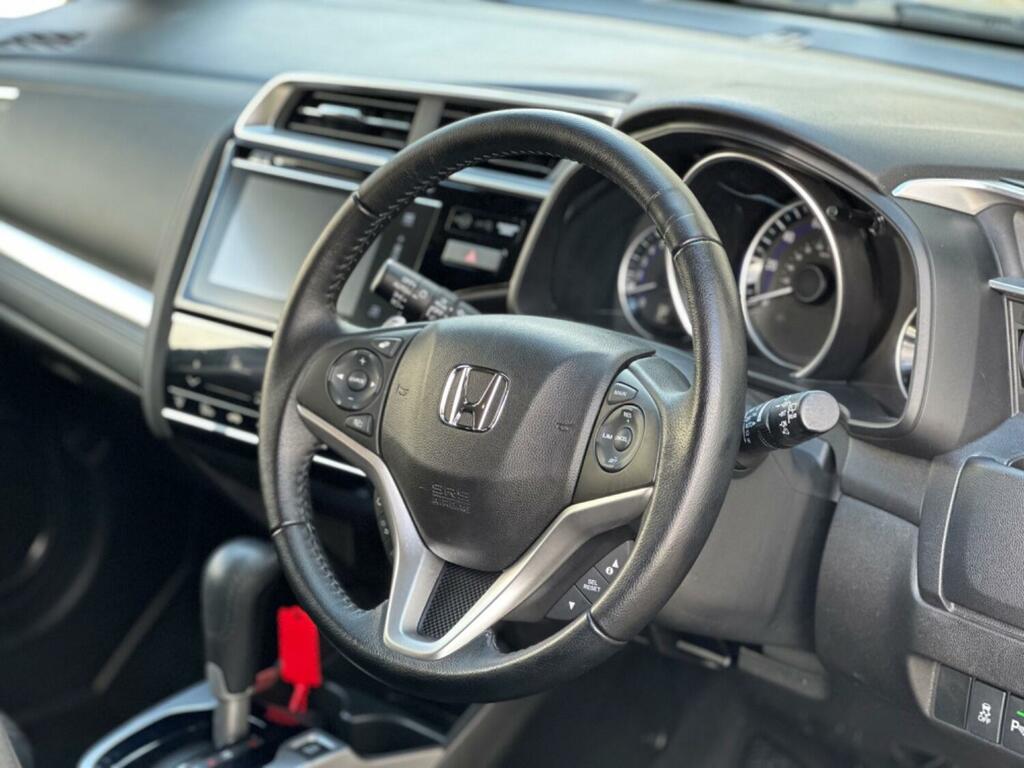 Compare Honda Jazz 1.3 I-vtec Ex LV18VMC Grey