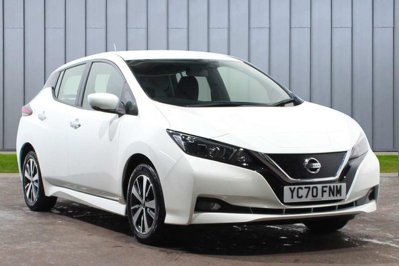 Compare Nissan Leaf 40Kwh Acenta YC70FNM White