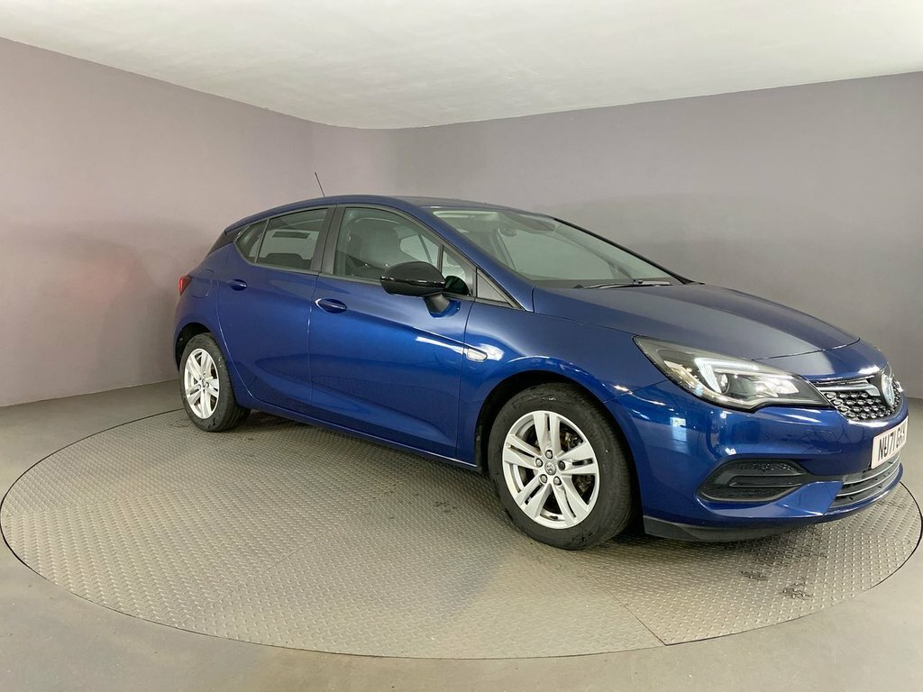 Compare Vauxhall Astra 1.5 Business Edition Nav 104 Bhp NU71GKK Blue