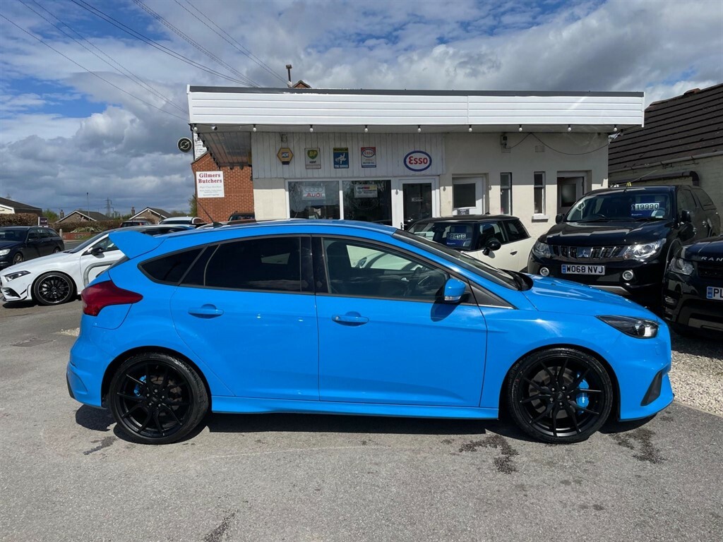 Compare Ford Focus 2.3T Ecoboost Rs Awd Euro 6 Ss FD66KKB Blue
