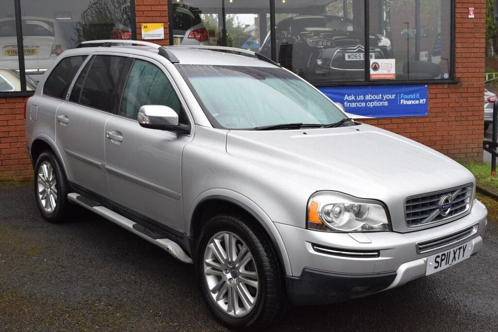 Compare Volvo XC90 4X4 2.4 D5 Executive Geartronic 4X4 201111 SP11XTY Silver