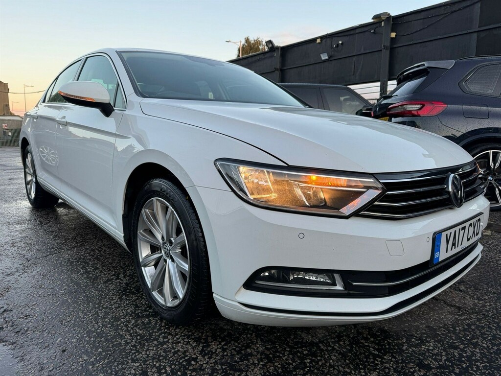 Volkswagen Passat Passat Se Business Tdi Bluemotion Technology Semi- White #1