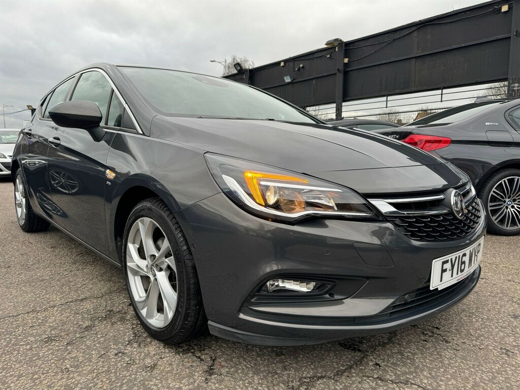 Compare Vauxhall Astra Hatchback FY16WYP Grey