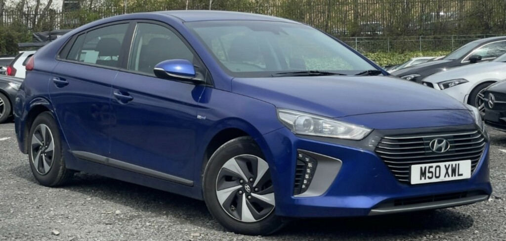 Compare Hyundai Ioniq Se YR69XSP Blue