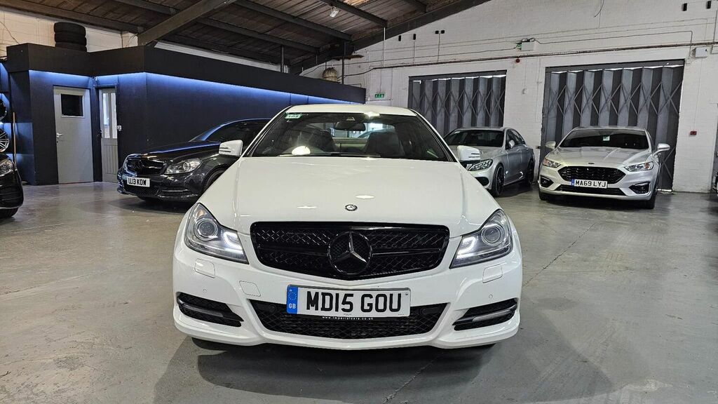 Compare Mercedes-Benz C Class Coupe 2.1 C220 Cdi Executive Se Premium G-tronic MD15GOU White
