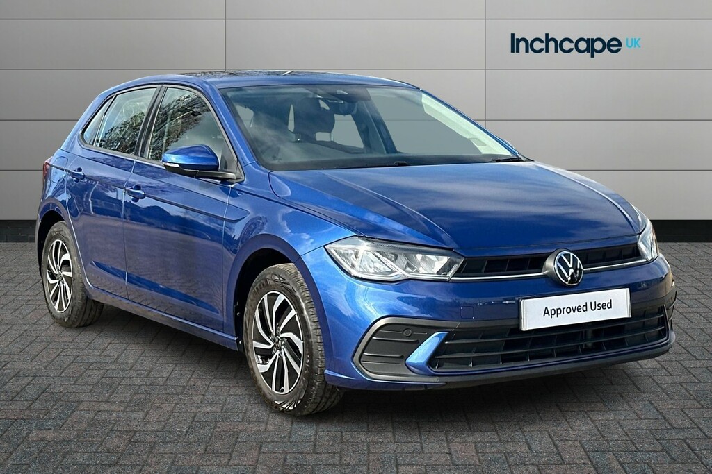 Compare Volkswagen Polo 1.0 Tsi Life GL23XAS Blue