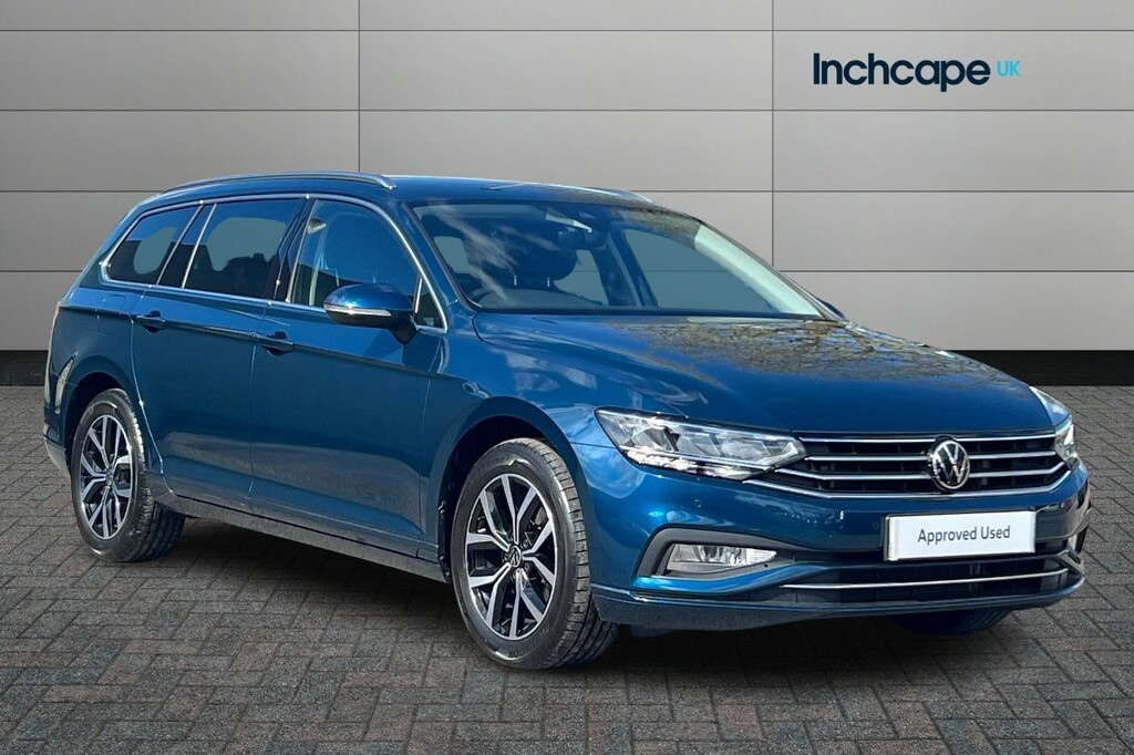 Compare Volkswagen Passat 1.5 Tsi Evo Sel Dsg YH22BHO Blue