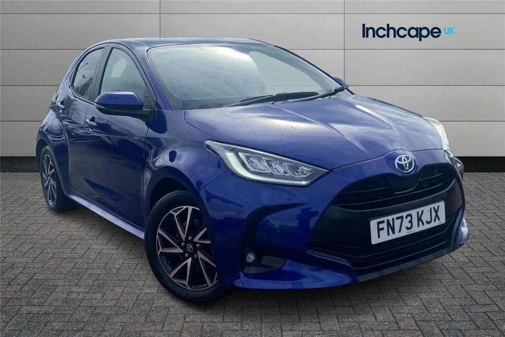 Compare Toyota Yaris 1.5 Hybrid Design Cvt FN73KJX Blue