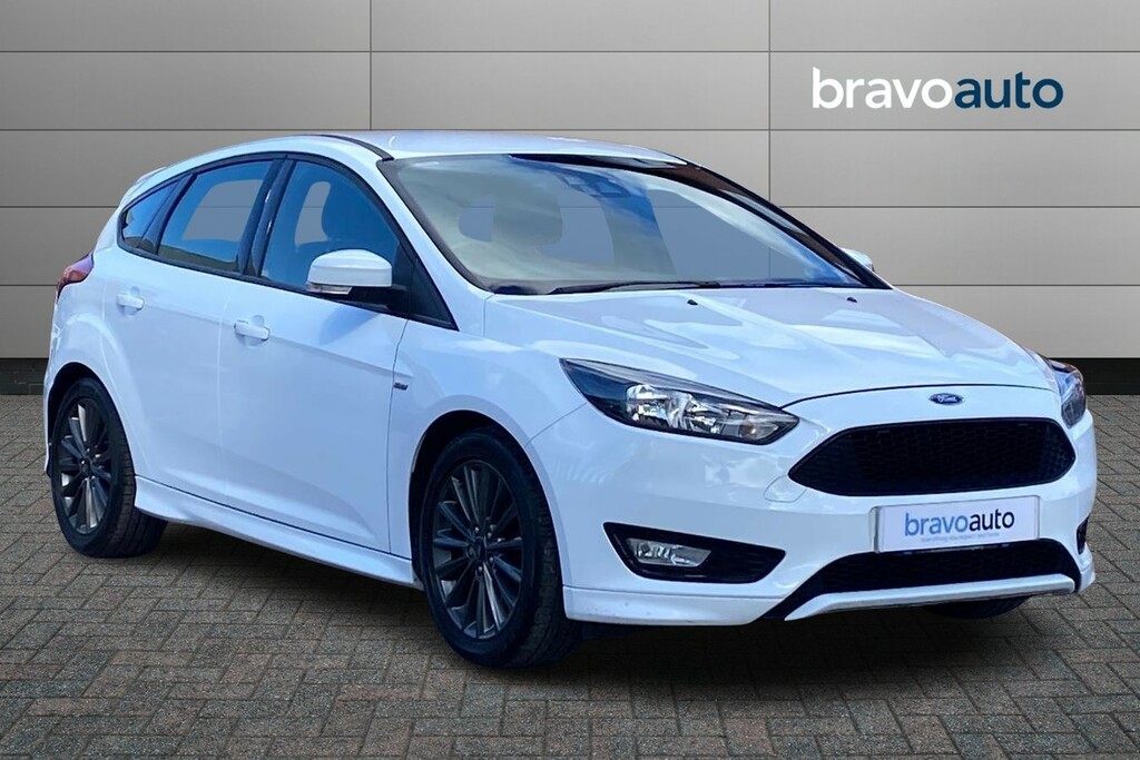 Compare Ford Focus 1.0 Ecoboost 125 St-line LB66MWM White