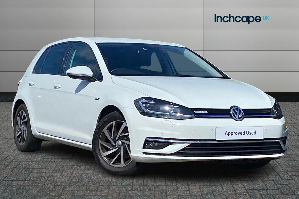 Compare Volkswagen Golf 1.5 Tsi Evo Match Edition DE20ATY White