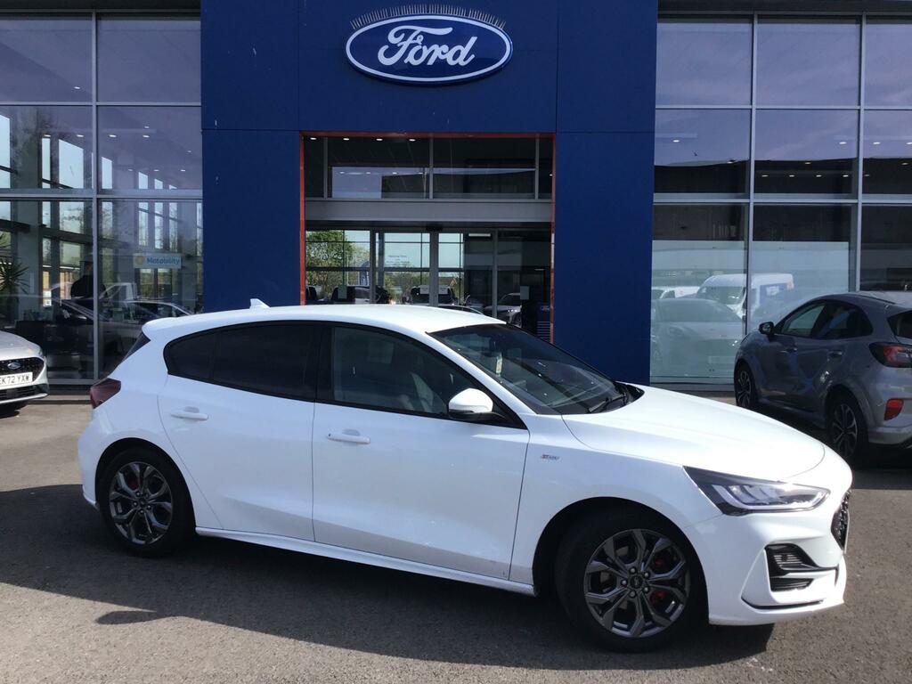 Compare Ford Focus 1.0T Ecoboost St-line Euro 6 Ss WR73AOO White