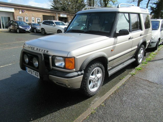 Compare Land Rover Discovery 2.5 Td5 Es 136 Bhp GV51TXD Gold