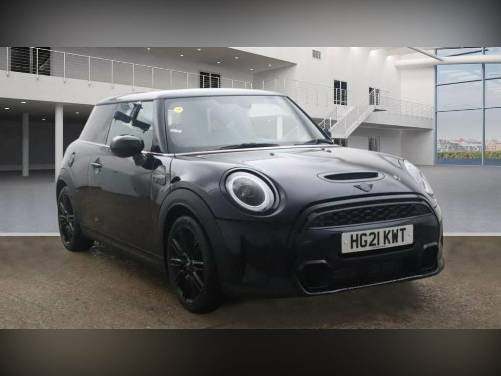 Compare Mini Hatch 2.0 Cooper S Exclusive Steptronic Euro 6 Ss HG21KWT Black