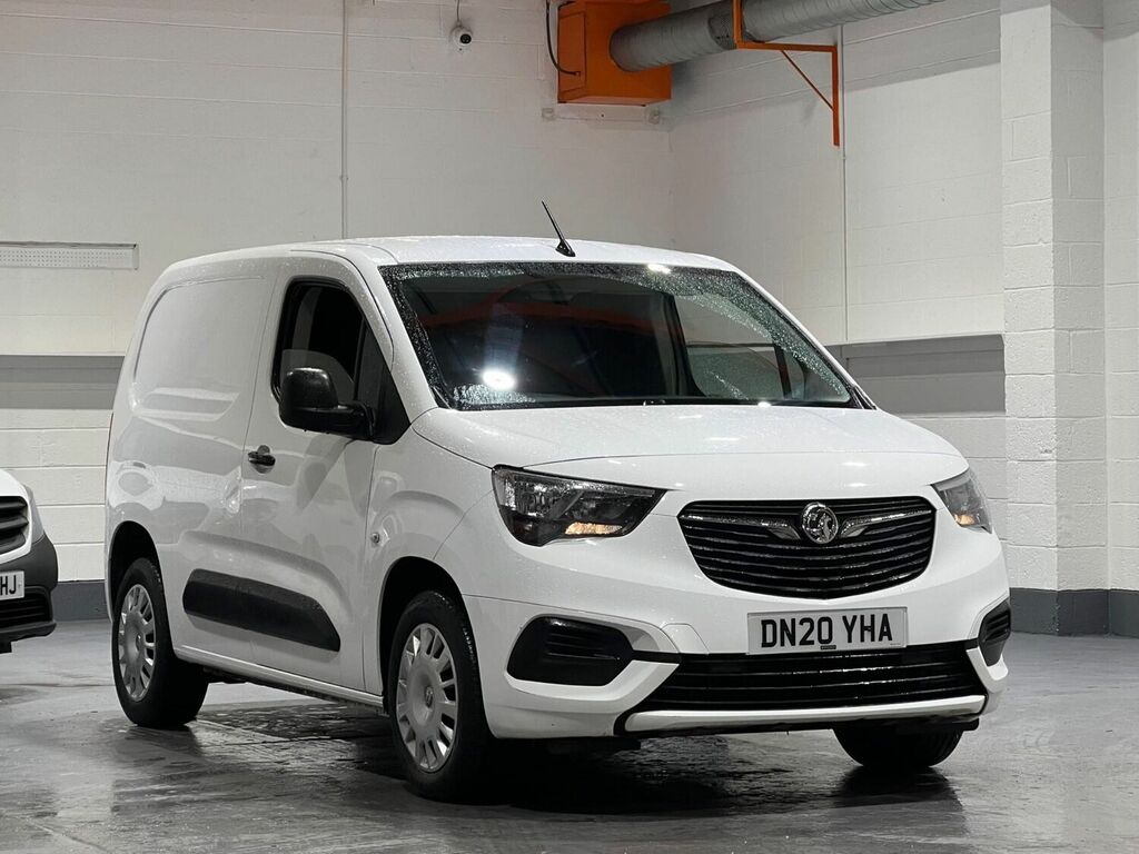 Compare Vauxhall Combo Combo 2300 Sportive Ss DN20YHA White