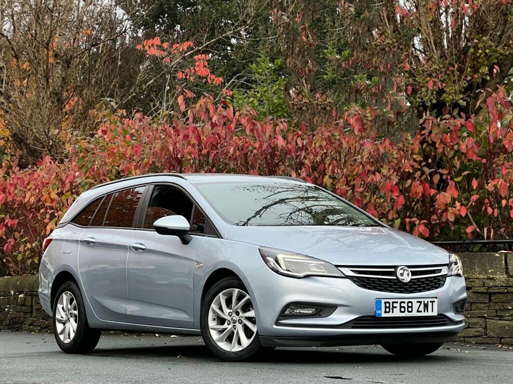 Compare Vauxhall Astra Estate 1.6 Cdti Ecotec Blueinjection Design Sports BF68ZWT Silver
