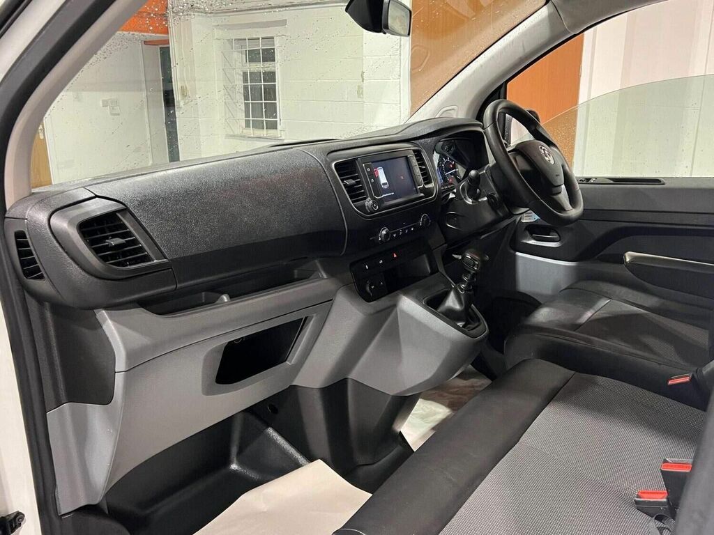 Compare Vauxhall Vivaro Panel Van 1.5 Turbo D 2900 Dynamic L2 H1 Euro 6 S DL70DTV White