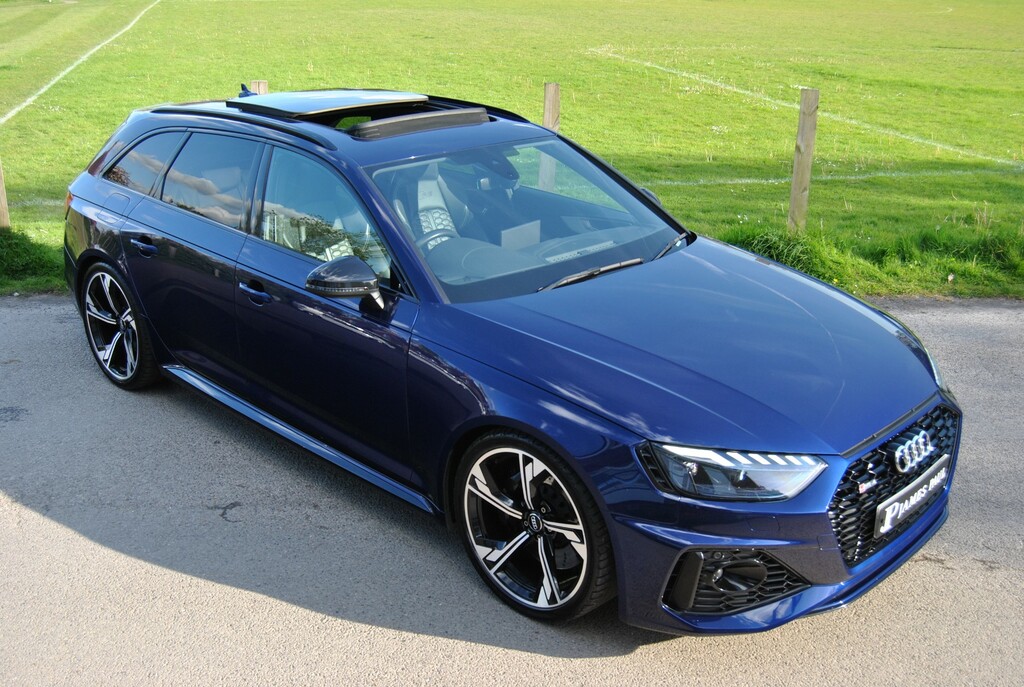 Compare Audi RS4 Avant Estate RS04TYE Blue
