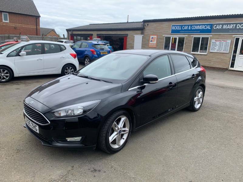 Compare Ford Focus Hatchback SY65ZHG Black