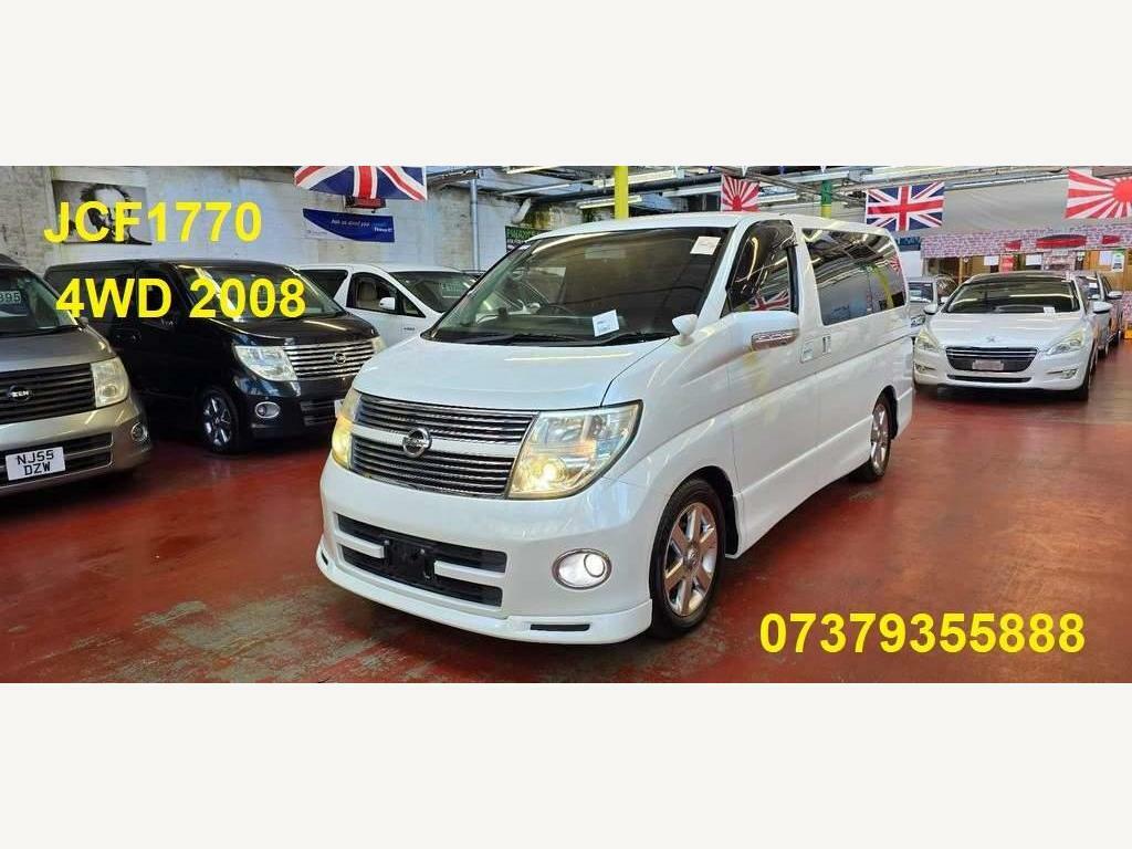 Compare Nissan Elgrand 2.5 4Wd Highway Star Ulez Free Curtains  White