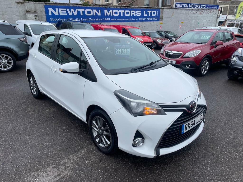 Compare Toyota Yaris 1.33 Dual Vvt-i Icon Euro 5 RK64JUO White