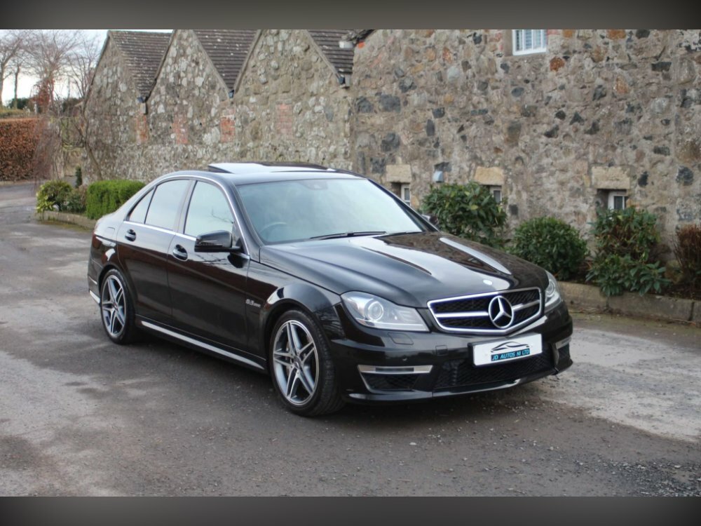Compare Mercedes-Benz C Class 6.3 C63 V8 Amg Spds Mct Euro 5 RF63JCJ Black