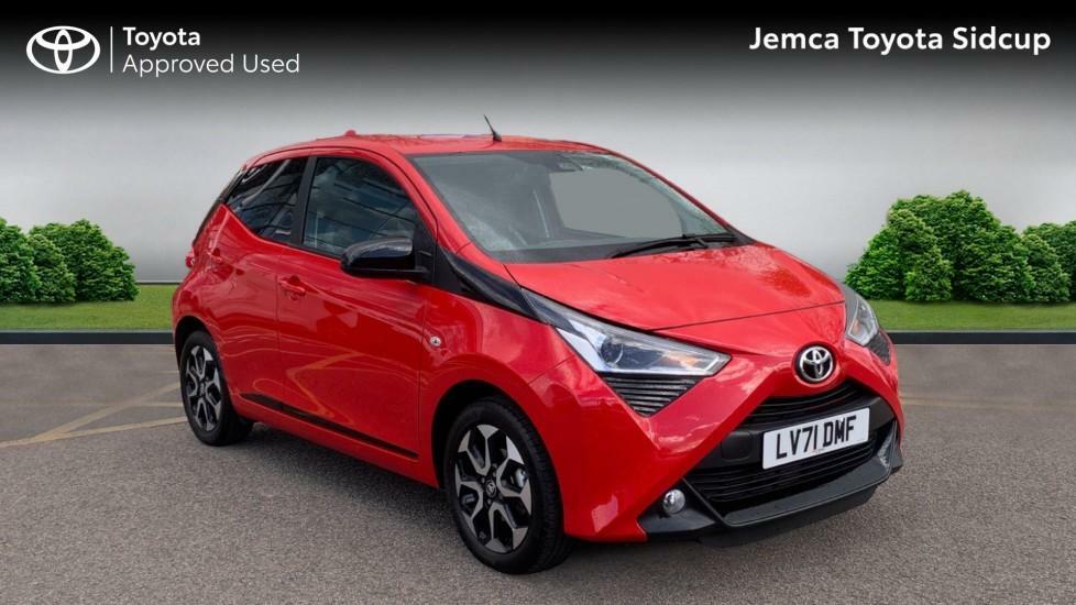 Compare Toyota Aygo X 1.0 Vvt-i X-trend Euro 6 Ss LV71DMF Red