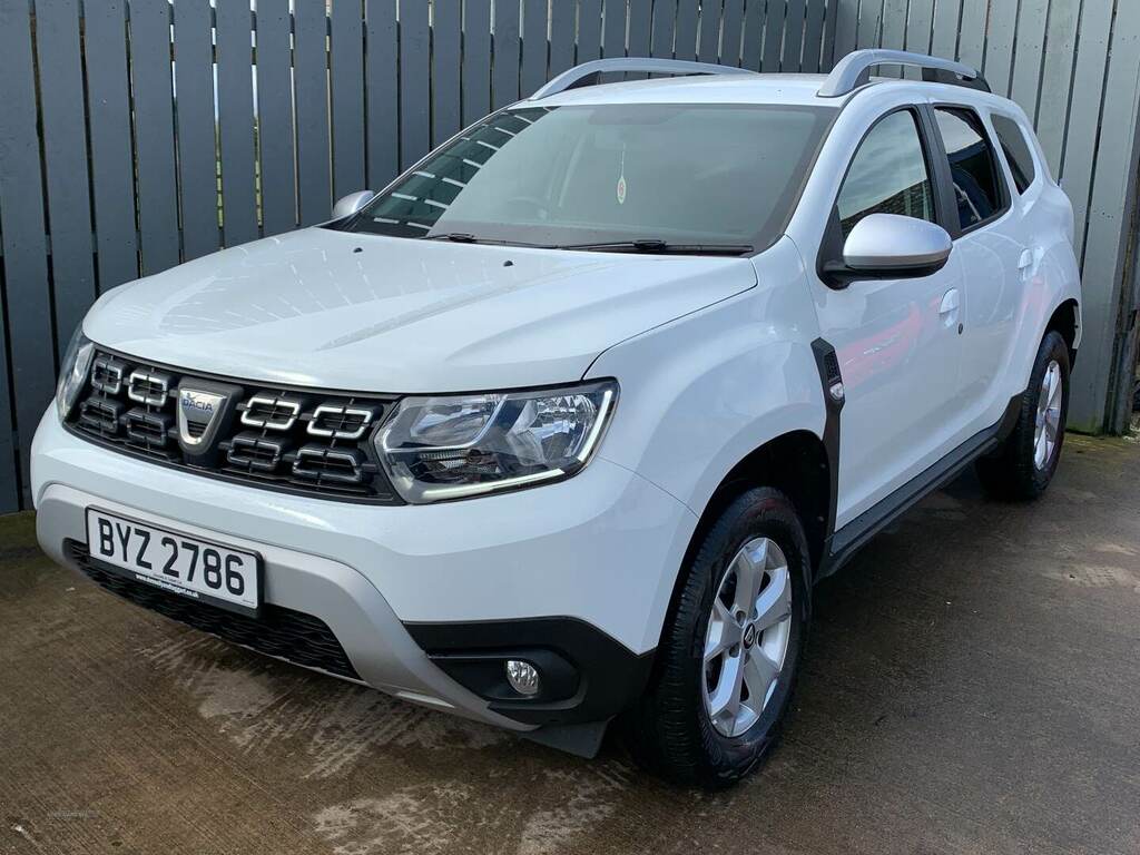 Compare Dacia Duster 1.3 Tce 130 Comfort BYZ2786 White
