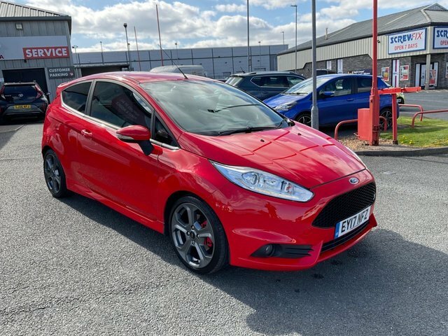 Compare Ford Fiesta 1.6 St-3 180 Bhp EY17NFZ Red