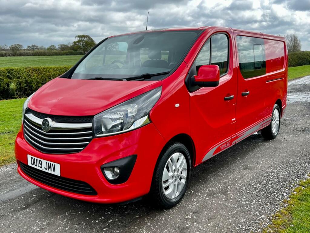 Compare Vauxhall Vivaro 1.6 Cdti 2900 Limited Edition Nav Crew Cab 2019 DU19JMV Red
