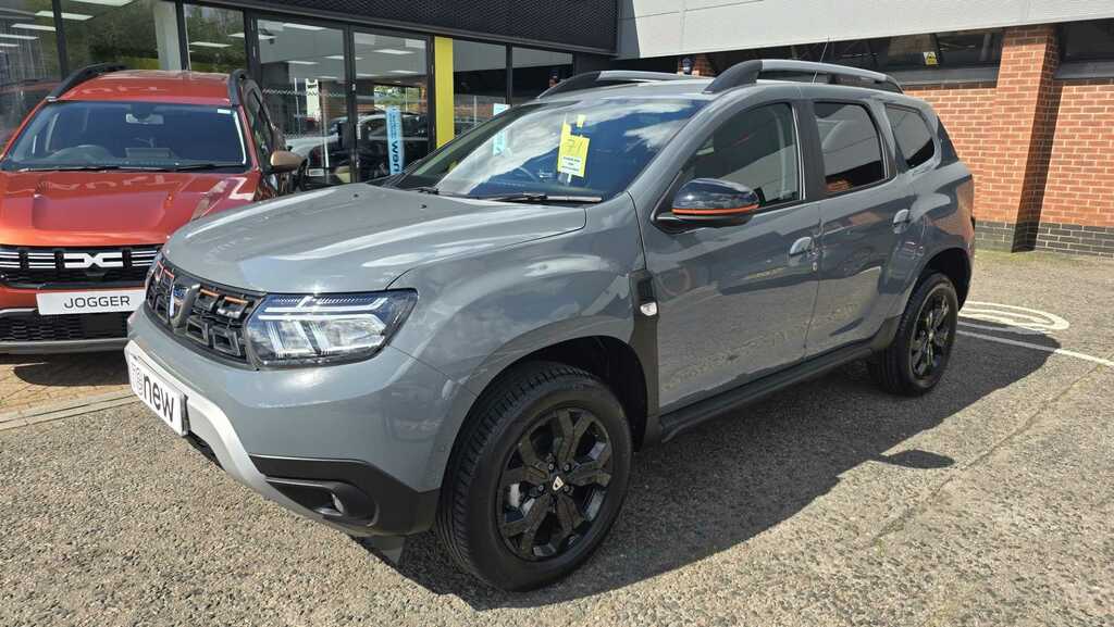 Compare Dacia Duster Extreme Se Tce 4X2 SS55ENG Grey